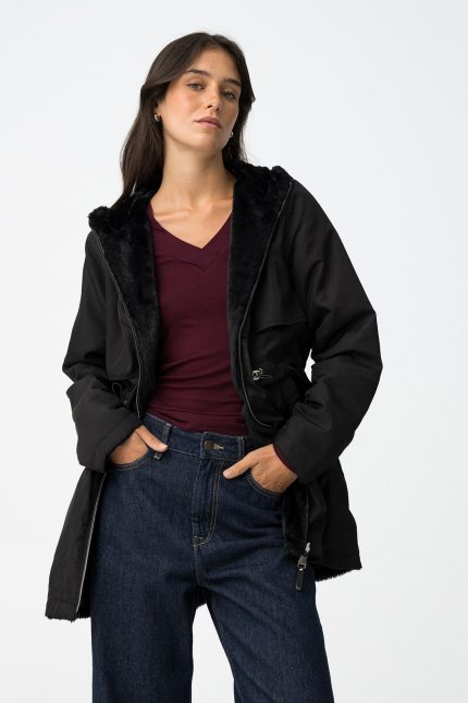 Parka relaxed fit e manga comprida