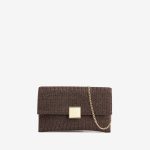 Carteira castanha com corrente