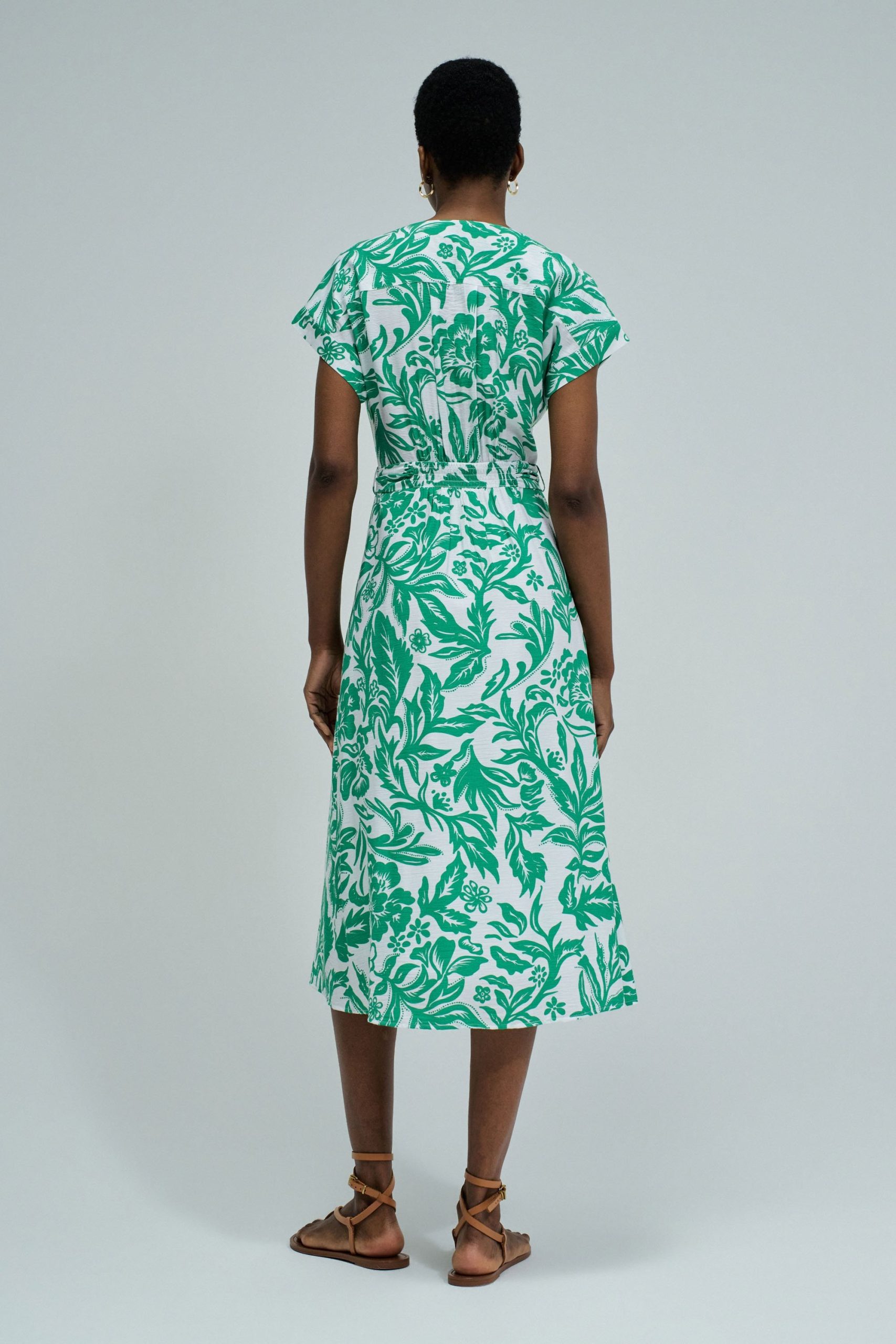 VESTIDO COM PADRÃO FLORAL - Image 2