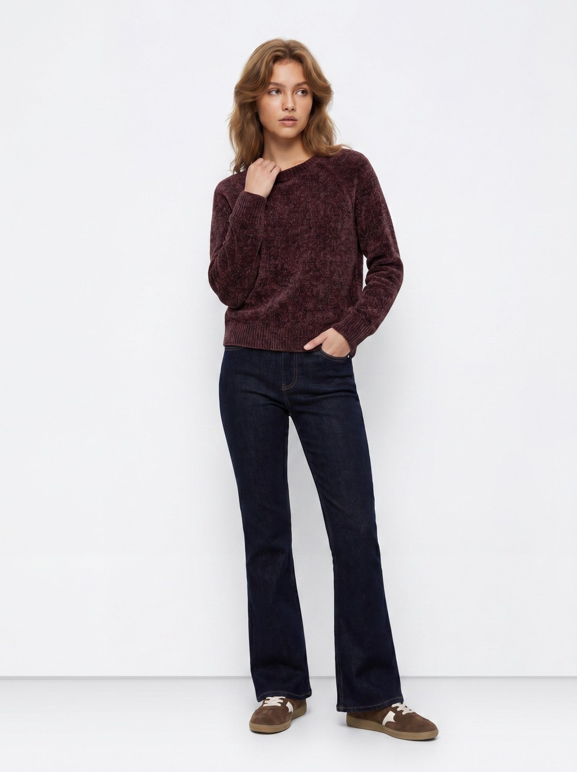 1 Jeans em azul escuro - Image 1