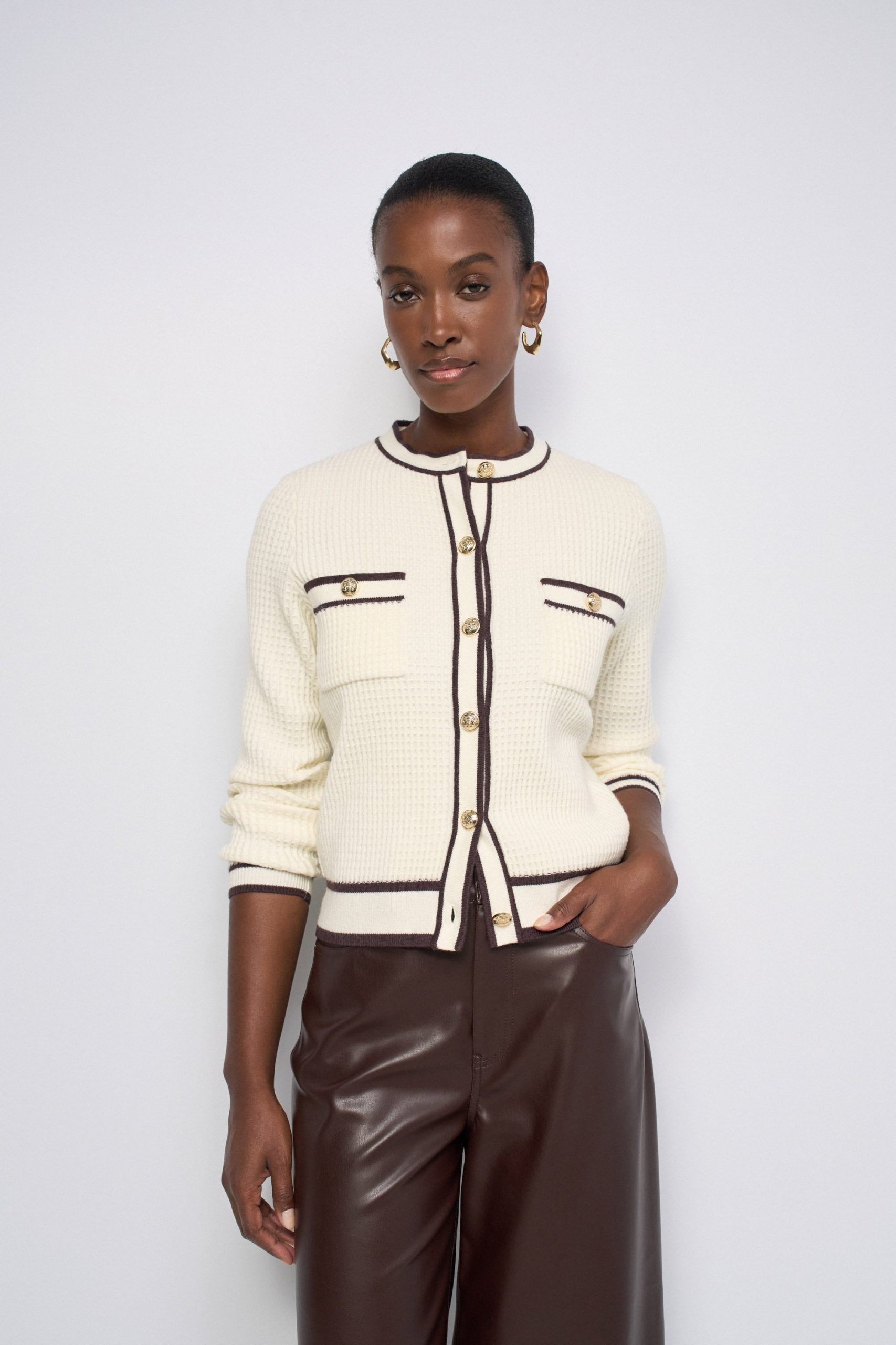 1 CARDIGAN COM BOTÕES DOURADOS - Image 1
